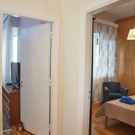 Two + Private Bath+terrace-top Acropolis Location *